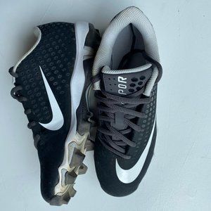 Youth Nike Baseball Cleats Sz 4